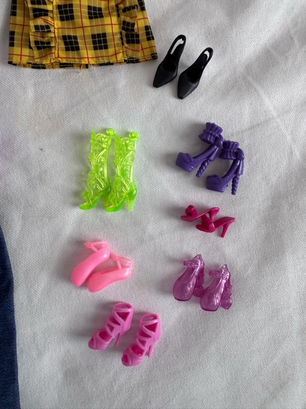 Barbie Doll Clothes Lot Dresses Shoes Accessories Fashion Wardrobe Bundle 20+pc - Picture 11 of 11